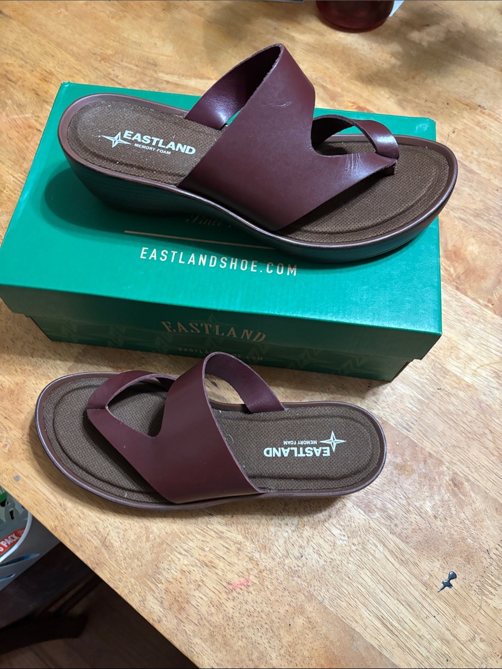 Eastland women Burgundy Slide Sandals with Toe Loop